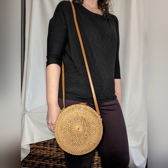 Round Rattan Bag - Picture 12 of 13